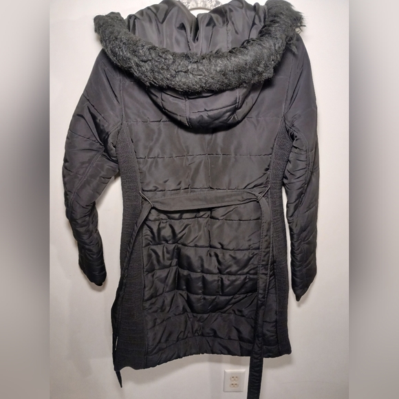 Express Hooded Black Puffer Coat with Gold Details - Picture 5 of 11